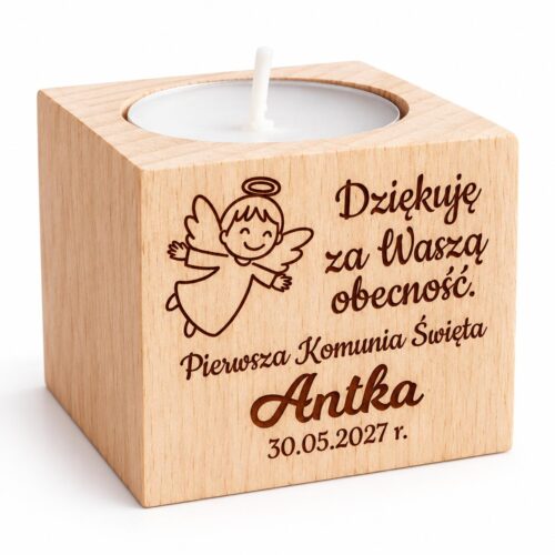 Drewniany świecznik z grawerem