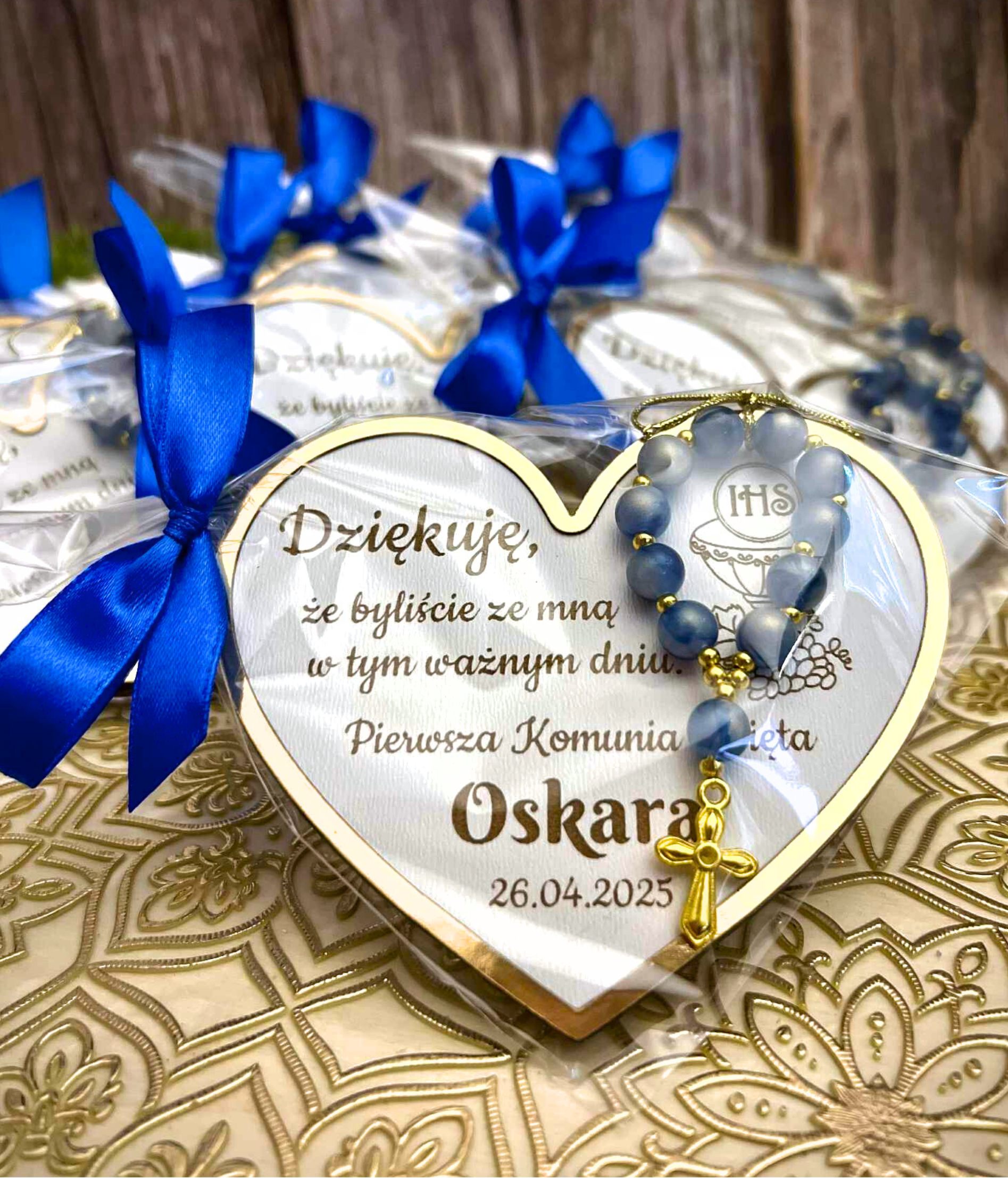 Magnes grawerowany w złotej ramce z różańcem 10cm - obrazek 7