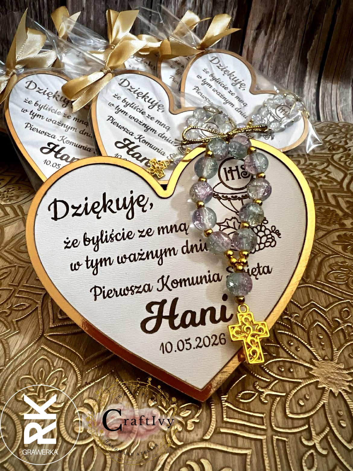 Magnes grawerowany w złotej ramce z różańcem 10cm - obrazek 5
